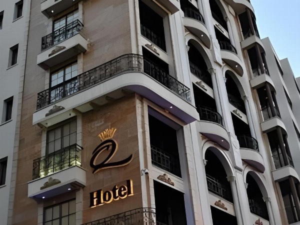 Q Hotel image 1