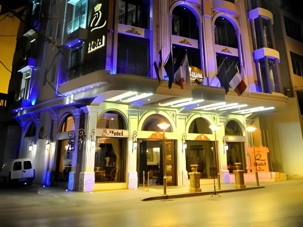 Q Hotel image 16