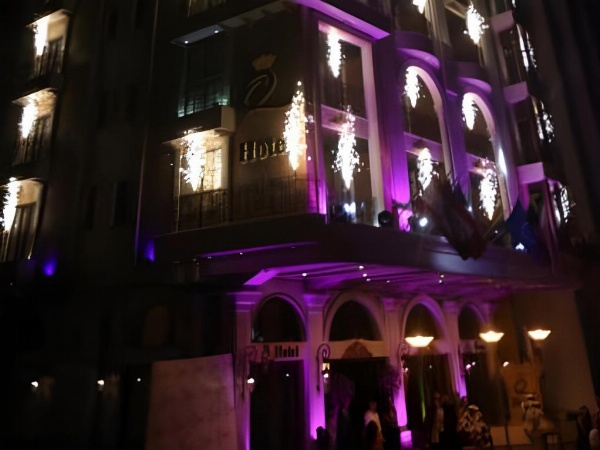 Q Hotel image 25